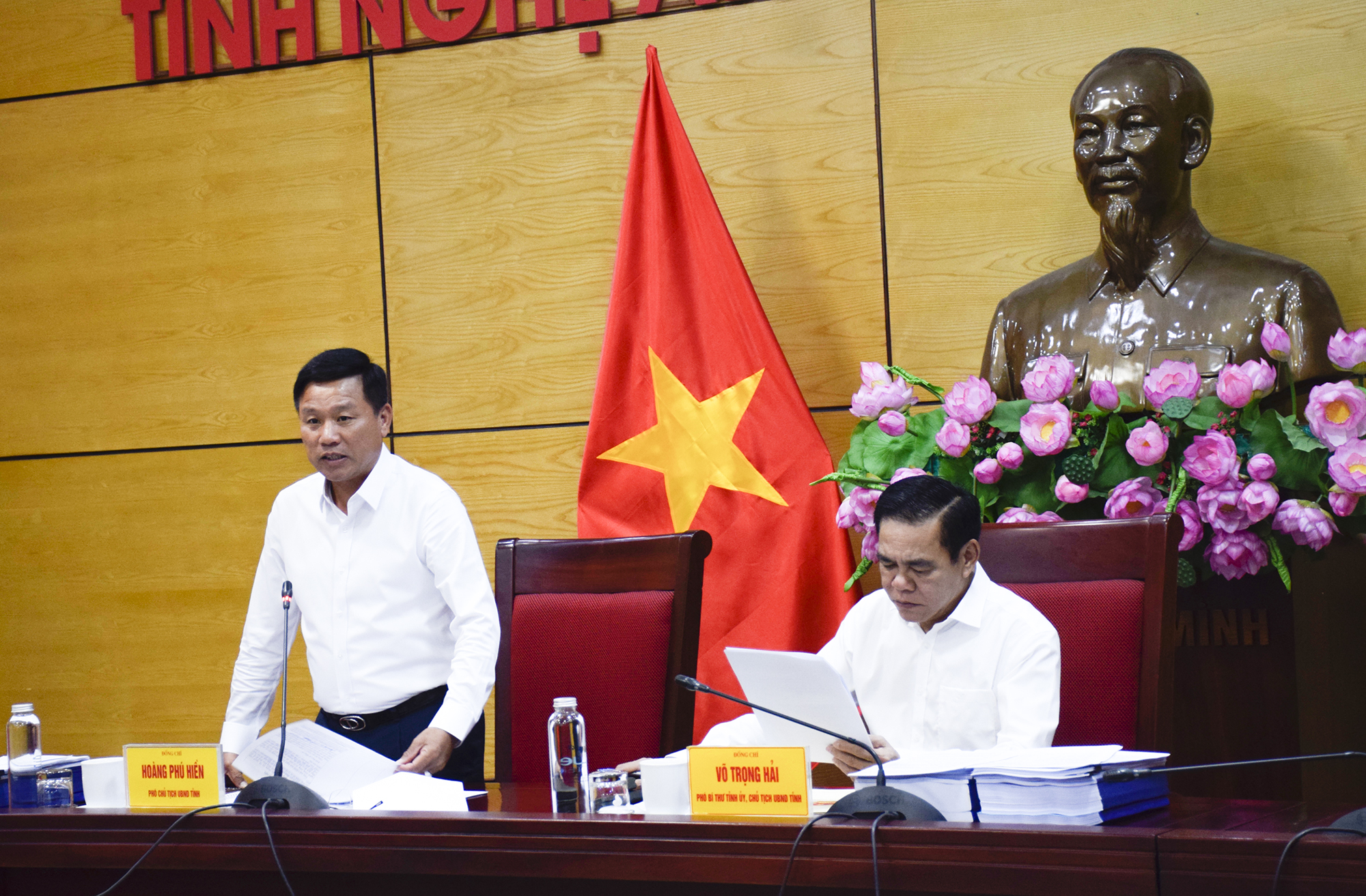 Anh-tin-bai